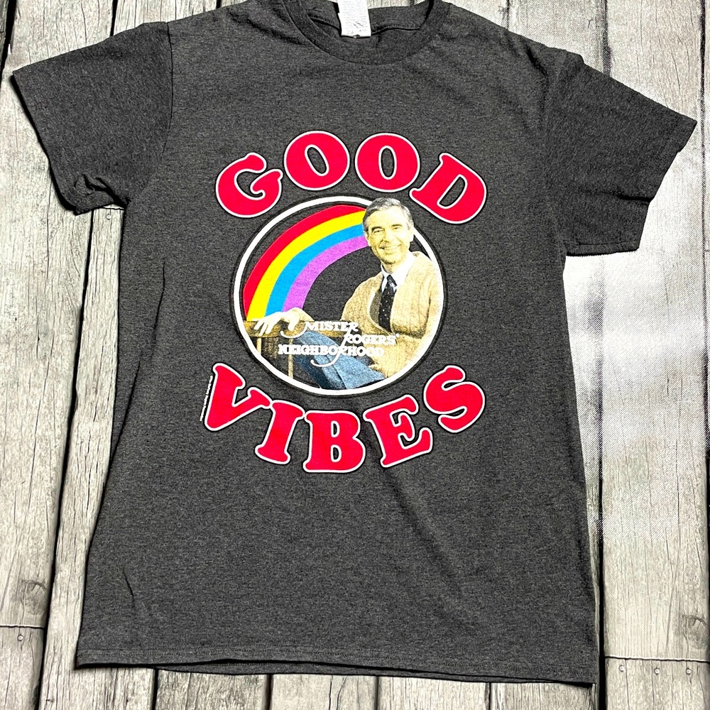 Mr Rogers Neighborhood Good Vibes Rainbow Shirt Sz S
